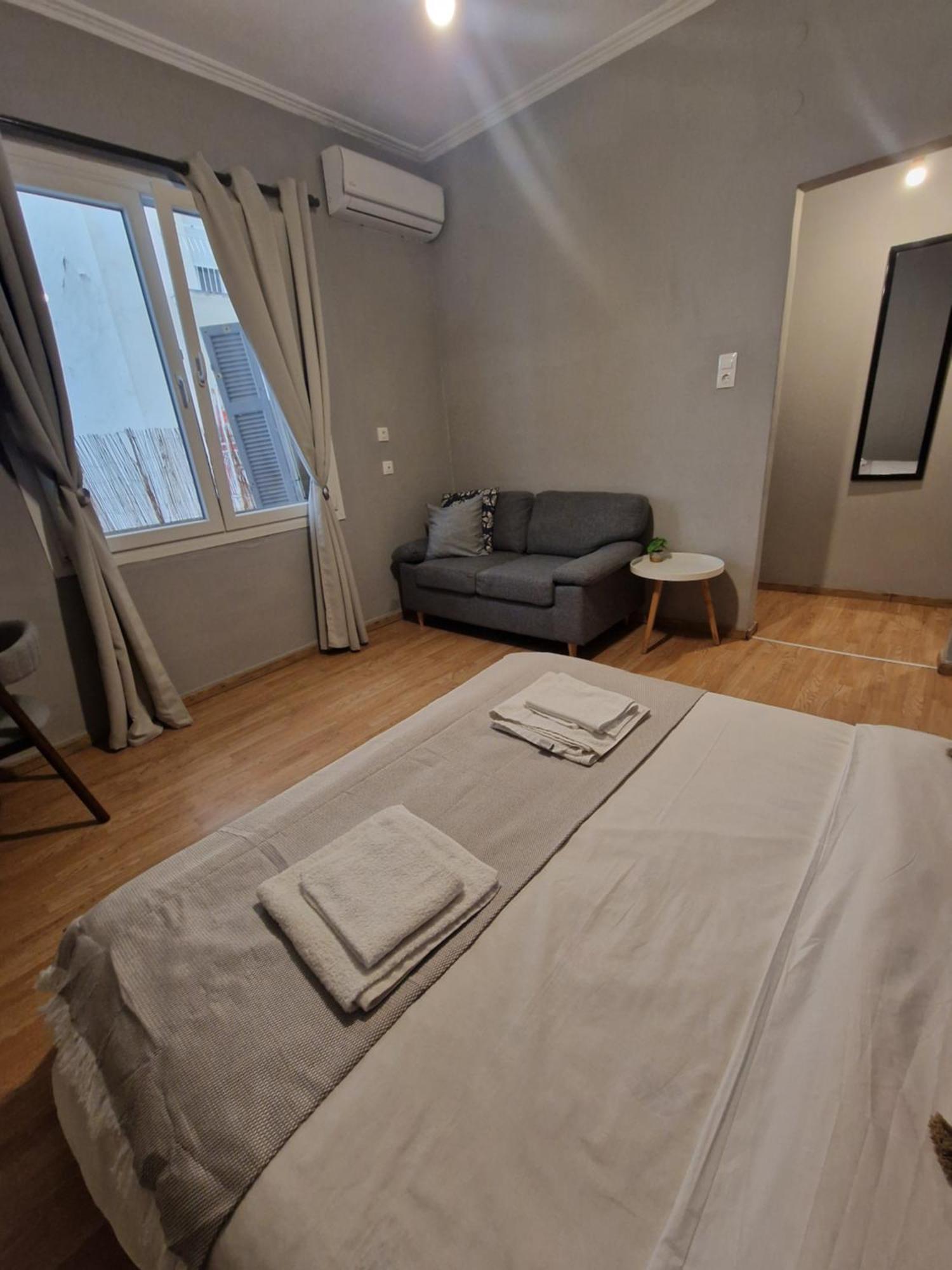Closer "Egnatia Apartment 4" Thessaloniki Exterior photo